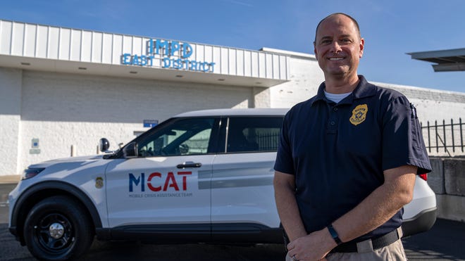 2,344 calls, 9 arrests. The role of Indy's MCAT in mental health response